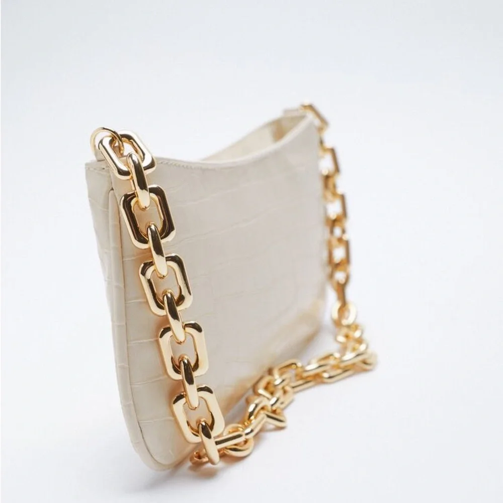 Zara CHAIN STRAP ANIMAL EMBOSSED SHOULDER BAG ivory - Picture 4 of 9